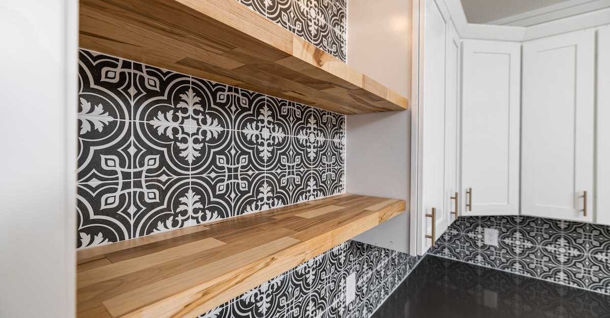 Biopanele z fusów kawy i skorupek jaj z wkładem PCM: akustyka, design i pasywna regulacja temperatury