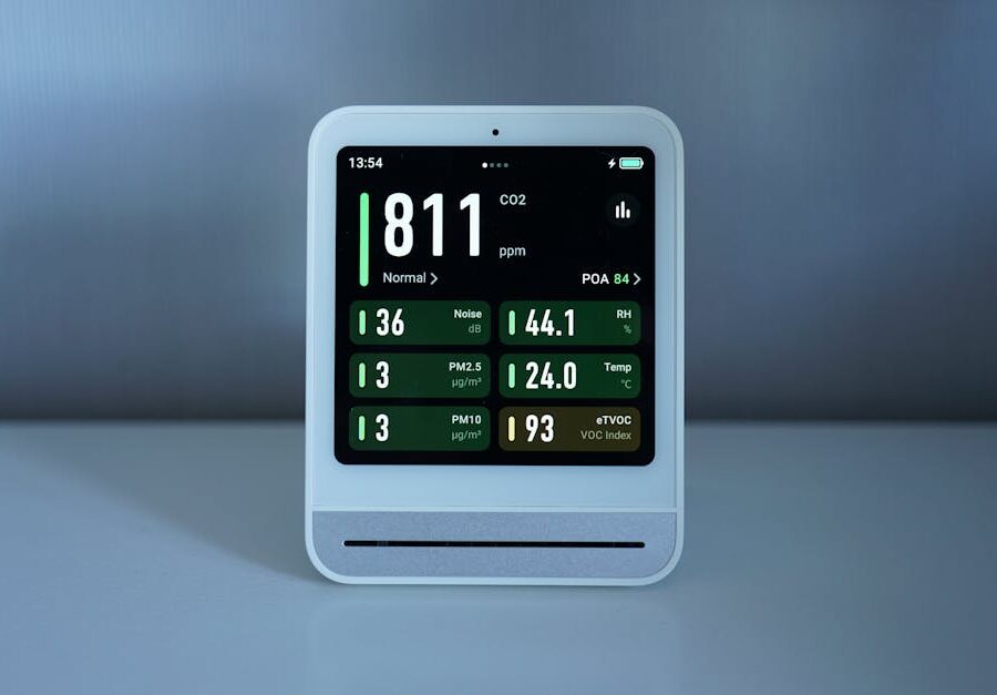 Ciche, oddychające i inteligentne: meble oraz panele ścienne z grzybni (myko‑kompozyty) w nowoczesnym domu