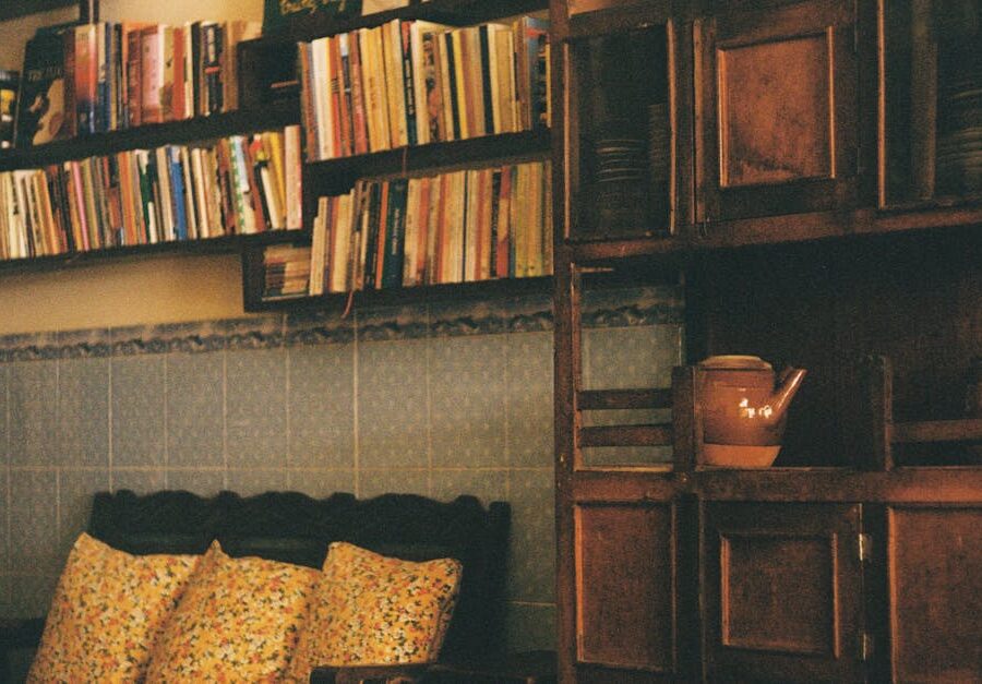 Gliniane ściany kapilarne 24–48 V DC: naturalne chłodzenie bez klimatyzacji i ciepło jak z pieca kaflowego