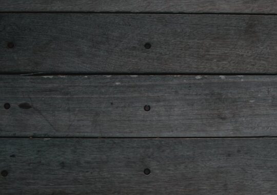 Meble i ściany z PCM: ukryta 'bateria termiczna’ w mieszkaniu na upały i sezon grzewczy