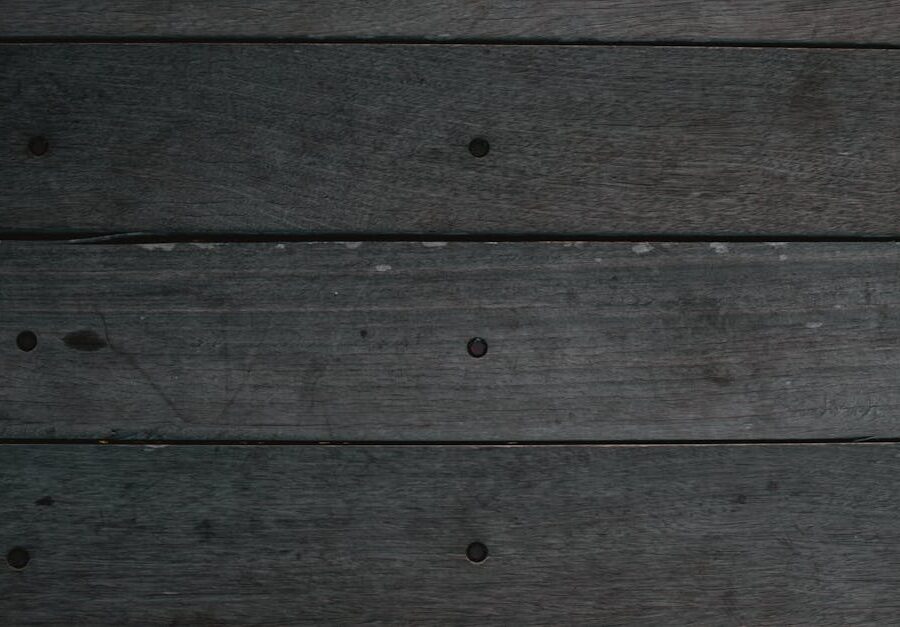 Meble i ściany z PCM: ukryta 'bateria termiczna’ w mieszkaniu na upały i sezon grzewczy