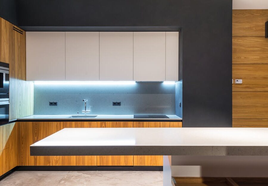 Cicha klimatyzacja bez klimy: meble i ściany z PCM, które stabilizują temperaturę wnętrz